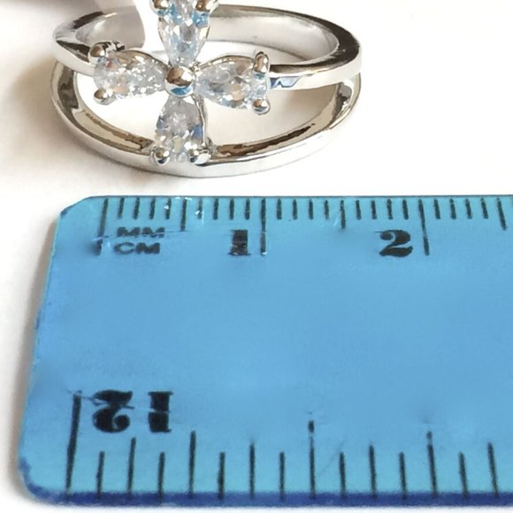 Flower Cocktail Ring Size 9 Cross Pear Cut Cubic Zirconia Silver RhodiumPlated - Picture 12 of 12